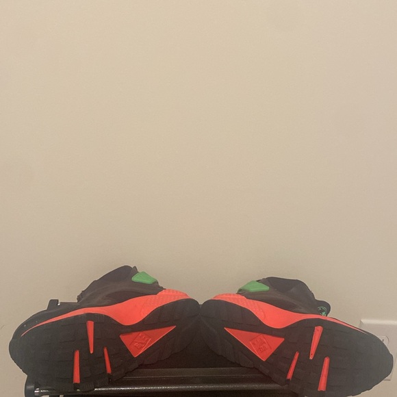 Nike Air Hurache Run Mid - Picture 4 of 7